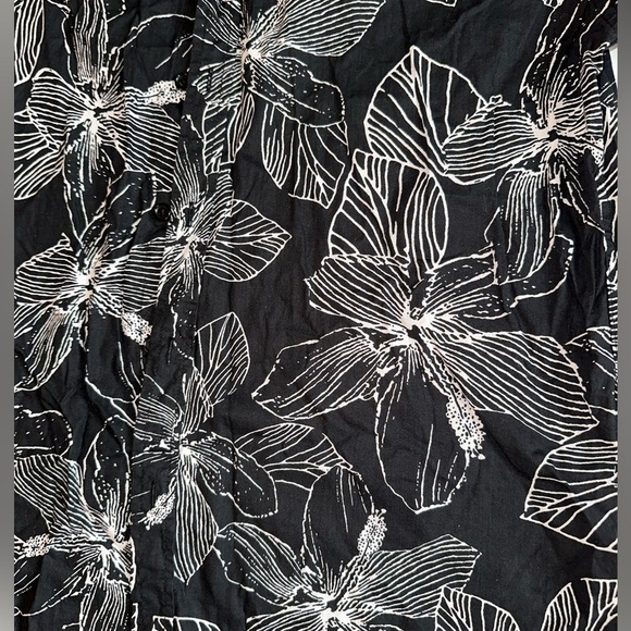 Forever 21 Men’s Size L Black Floral Hawaiian Shirt Short Sleeve 100% Cotton - Picture 3 of 7